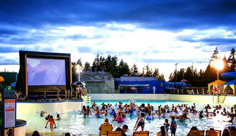 dive-in-movie-at-night Dive in movie at dusk at the wave pool